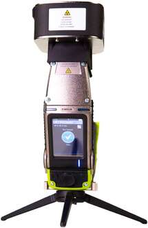 Portables Röntgenfluoreszenz-Spektrometer IonicX mit Probenkammer